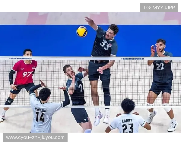 塞尔维亚双前锋组合活力十足，攻击线极具压迫性